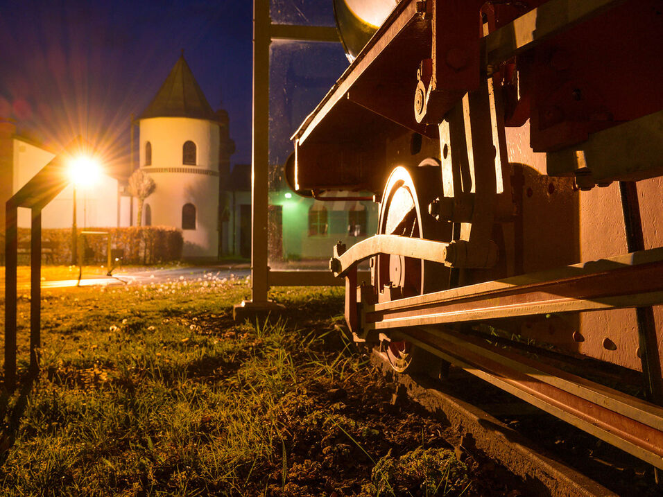 Evening mood on the museum forecourt at the DampfLandLeute Museum in Eslohe.