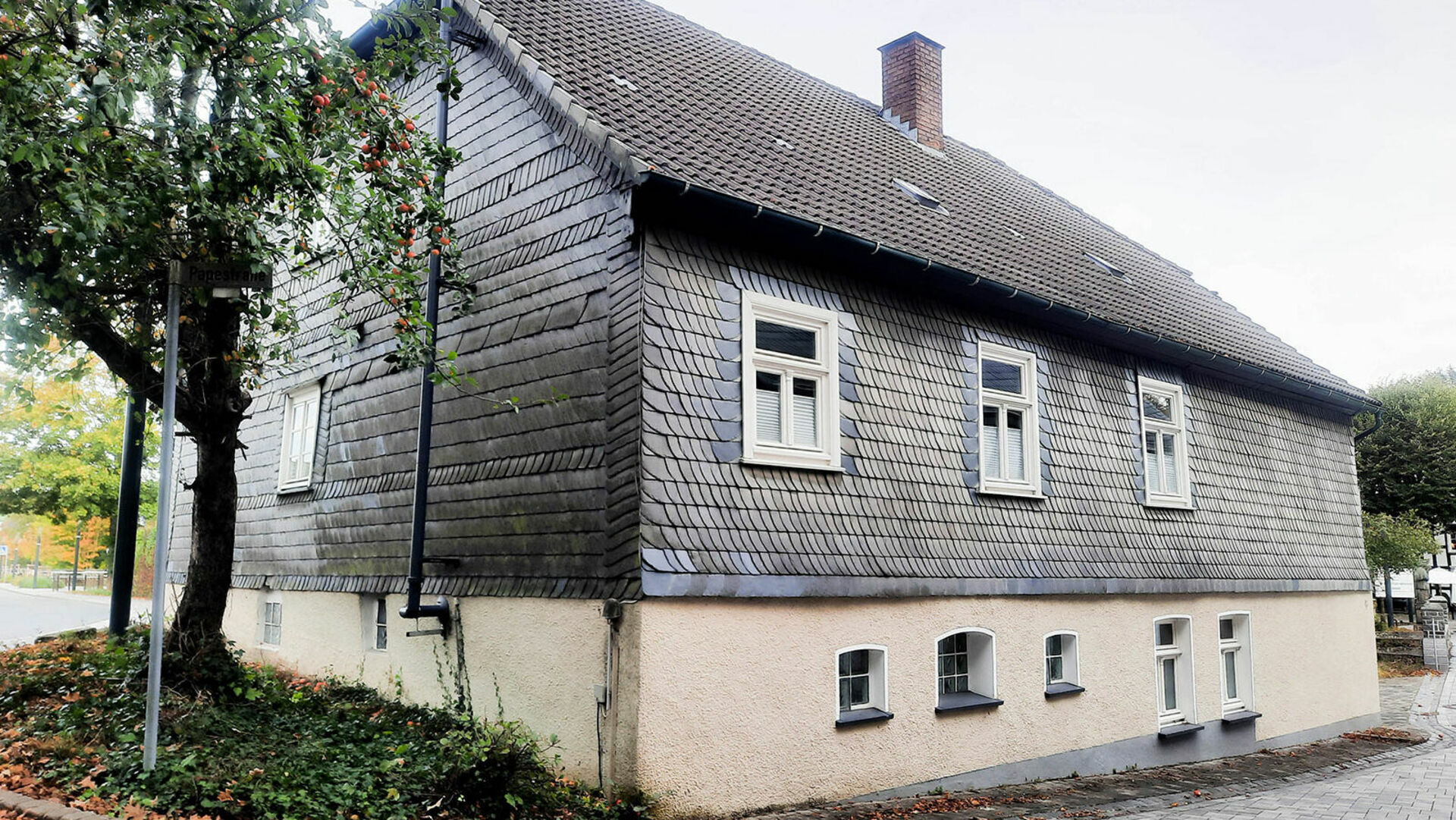 Haus, Bäume, Fachwerk