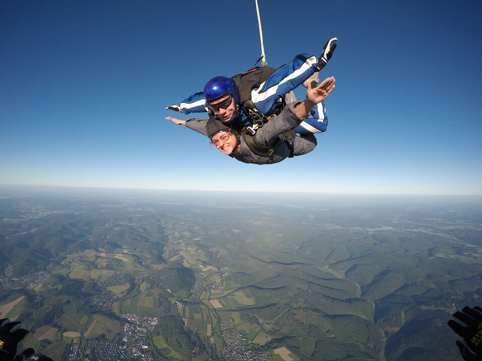 Freier Fall beim Tandemsprung.